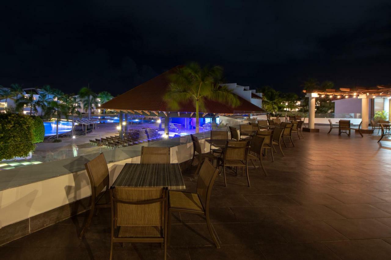 Occidental Punta Cana Exterior photo The resort at night